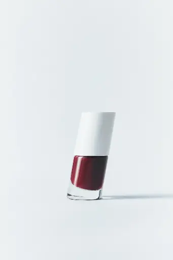 NAIL POLISH 